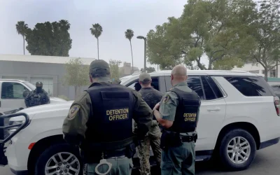 Trabajador agrícola herido en redada migratoria en California sigue crítico