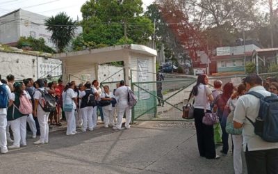 ¡Pánico en Tuxpan!, ataque en el IMSS Bienestar deja un muerto y un herido grave