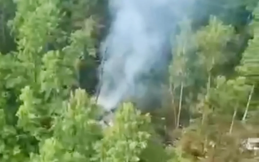 Cae avión con 49 personas en Rusia; autoridades descartan sobrevivientes