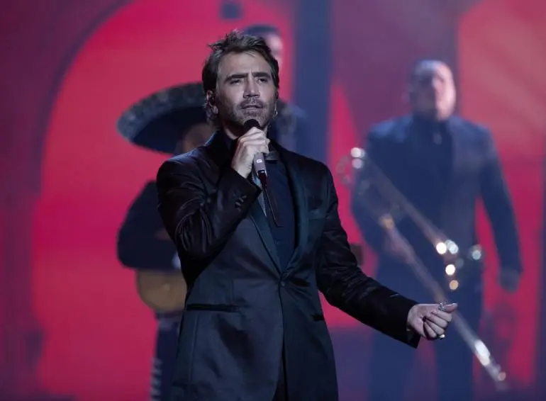 Alejandro Fernández donará a damnificados en Texas las ganancias de conciertos en EU