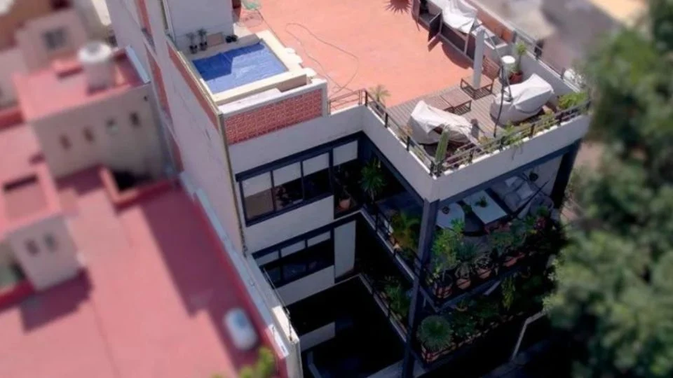 Luisa Alcalde señala gentrificación en tres alcaldías de oposición, pero en 2020 construyó edificio de departamentos en La Roma