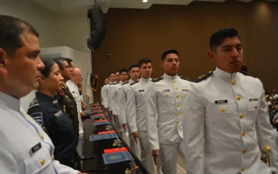 Marina se fortalece con 32 cadetes graduados de la carrera de ingeniería aeronaval