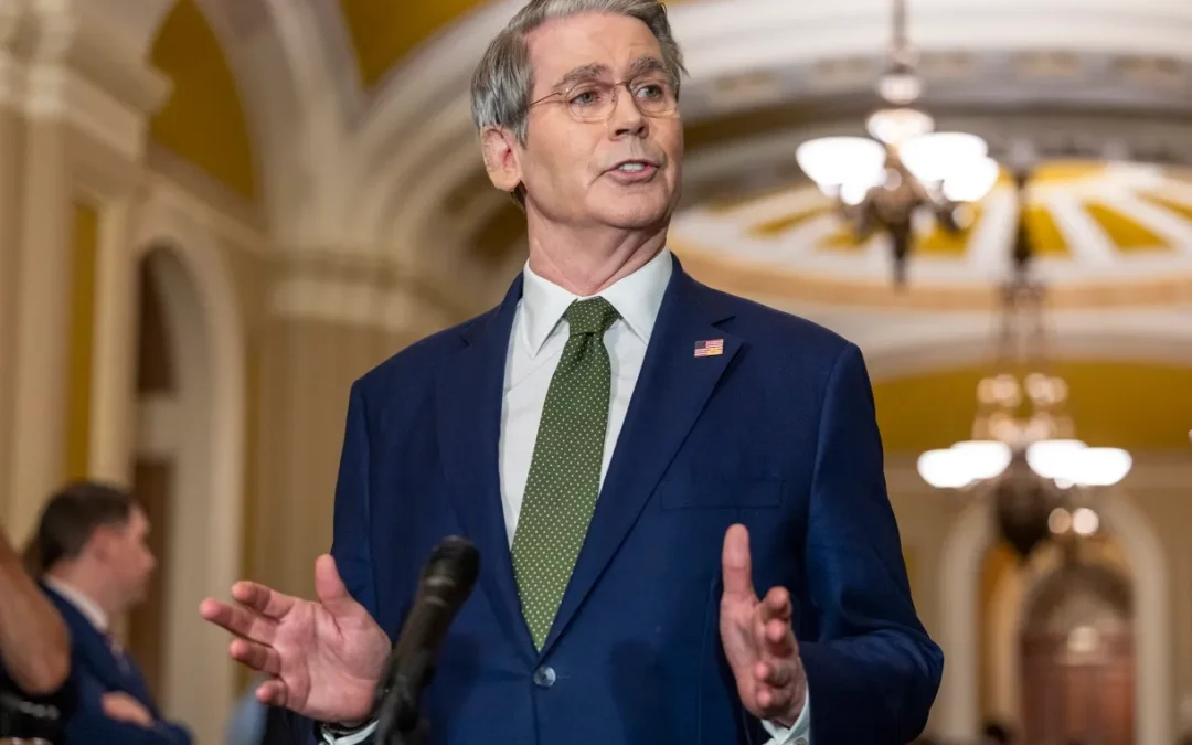 Contempla secretario del Tesoro de EUA “todas las opciones” para estabilizar Argentina