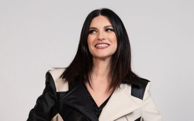 La cantante italiana Laura Pausini recibirá el premio Billboard Ícono en Miami