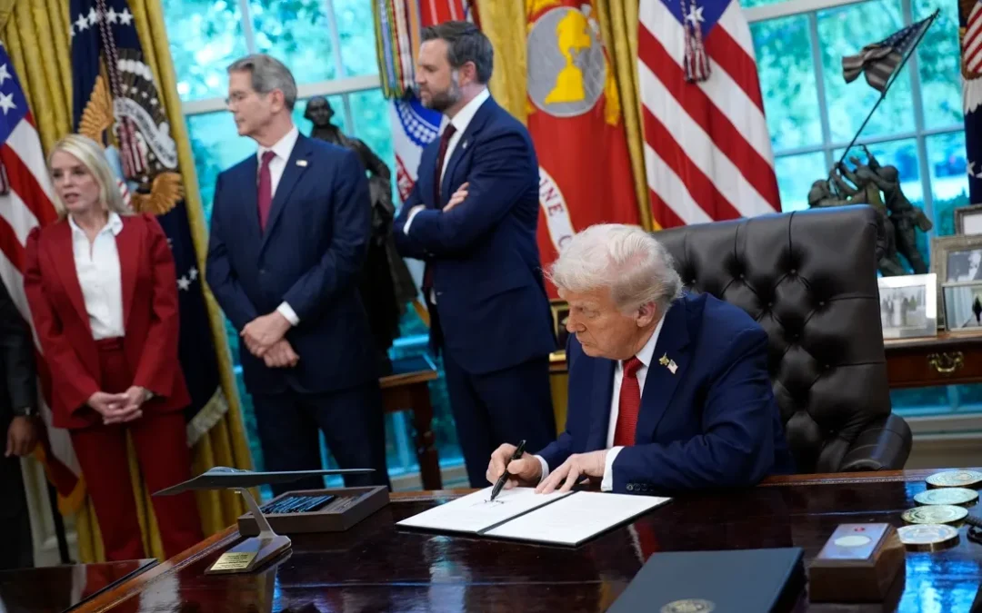 Firma Trump orden ejecutiva para pedir la pena de muerte en Washington DC