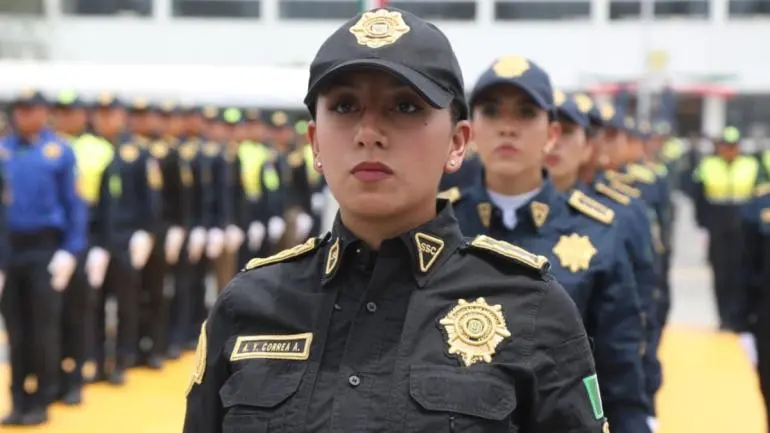 Se gradúan 450 policías de la CDMX y anuncia Brugada millonaria inversión en seguridad