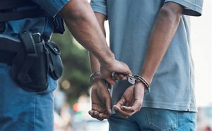 Detienen a joven que planeaba atentados en Francia