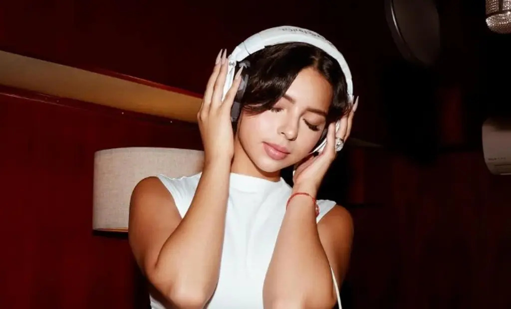 Salón de la Fama de Compositores reconoce a Ángela Aguilar y la canción ‘El Rey’