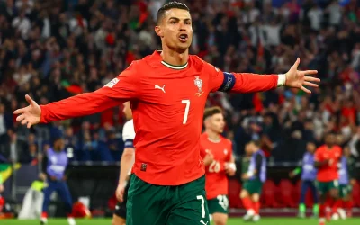 Ronaldo se convierte en el primer futbolista multimillonario tras renovar con el Al-Nassr