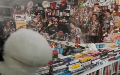 31 Minutos debuta en el Tiny Desk con humor, crítica y guiños a la cultura latina