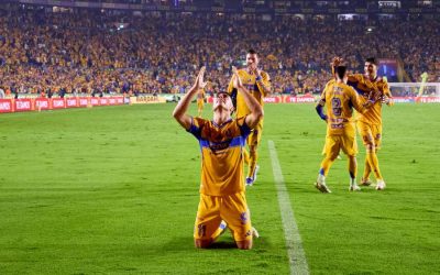 Tigres avanza a semifinales tras remontar a Xolos