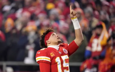 Juega Mahomes su primer partido de Acción de Gracias ante Dallas