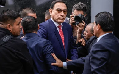 Condenan al expresidente de Perú Martín Vizcarra a 14 años de prisión por sobornos