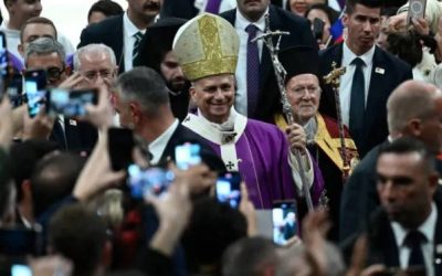 El papa León XIV celebra su primera misa en Turquía y visita la Mezquita Azul