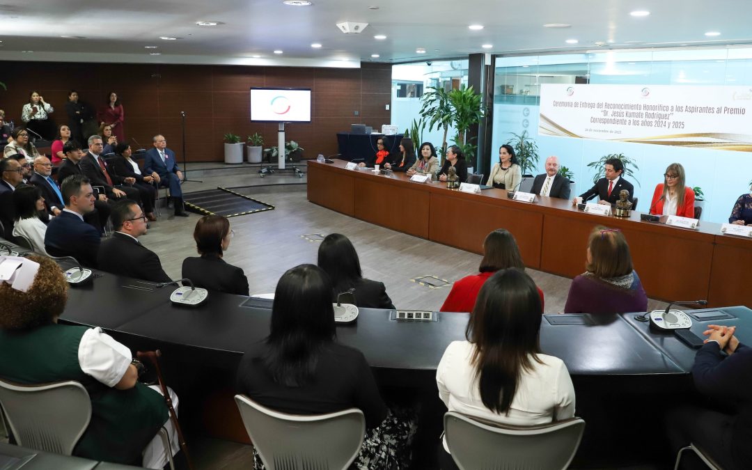 Entregan mención honorífica a los aspirantes al Reconocimiento “Dr. Jesús Kumate Rodríguez” del Senado.