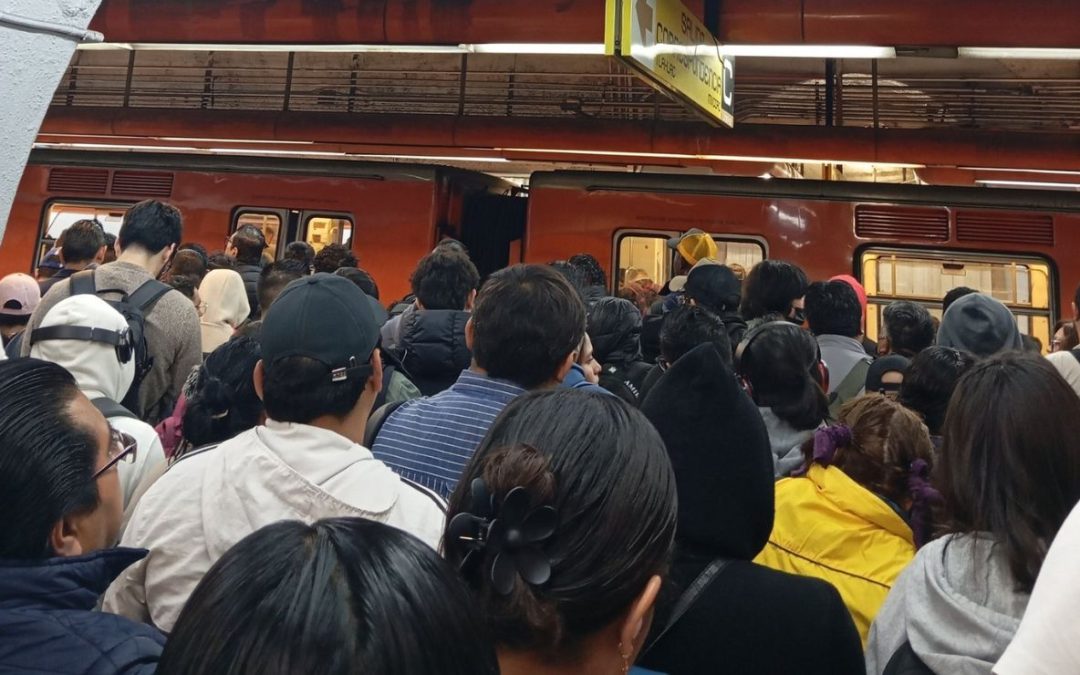 Metro CDMX: con servicio lento en tres líneas y estaciones cerradas