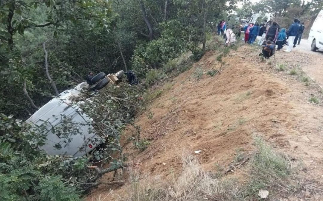Volcadura de autobús en Oaxaca deja 29 heridos
