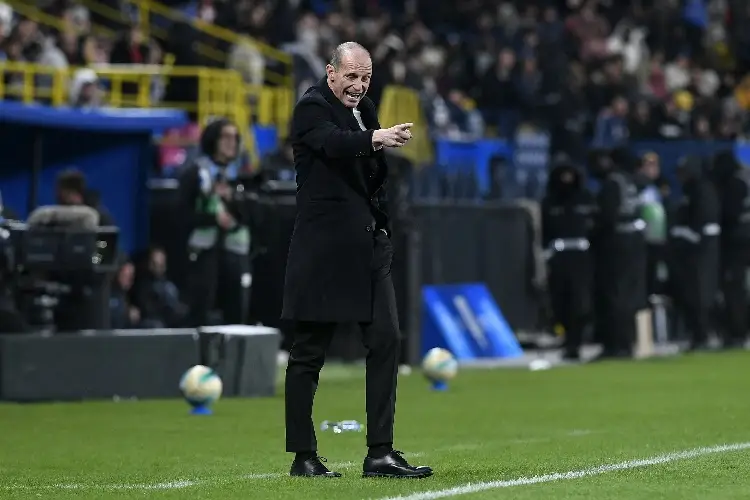 Napoli acusa al DT del AC Milan por realizar ‘insultos fuera de control’