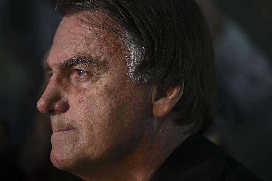 Expresidente brasileño Jair Bolsonaro sometido a cirugía por hernia