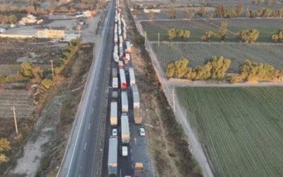Campesinos mantienen bloqueada autopista Puebla-Veracruz; protestan contra reformas a la Ley General de Aguas
