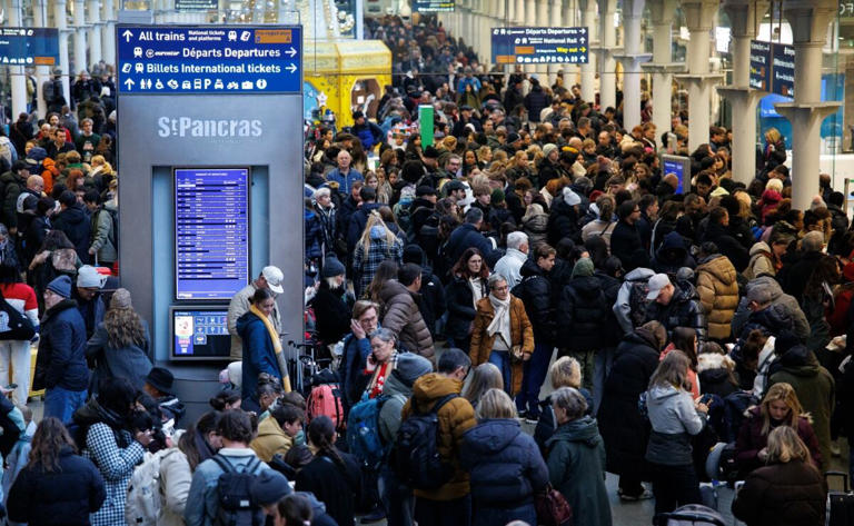 Suspenden los trenes entre Londres, París, Ámsterdam y Bruselas; reportan incidente técnico en túnel bajo el canal de la Mancha