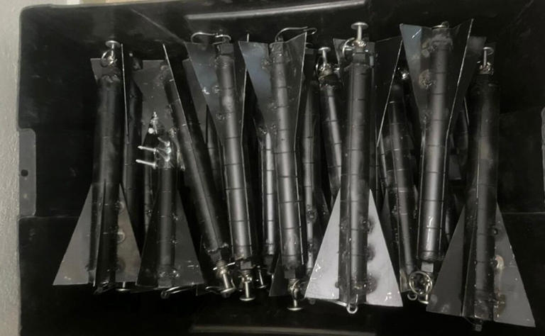 Decomisan artefactos explosivos, armas y equipo táctico en Los Angeles, Sin.