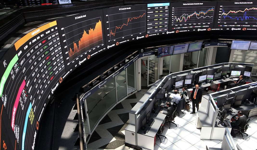 Cae la Bolsa Mexicana 0.45%, contrario a índices de EUA