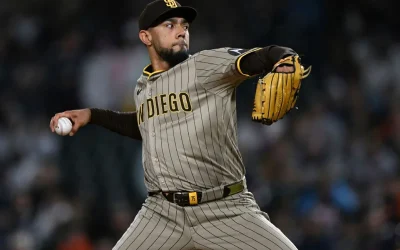 Robert Suárez firma por 3 temporadas con los Bravos de Atlanta
