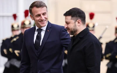 Refuerza Zelenski en París su posición negociadora frente a Rusia