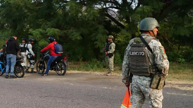 Detienen en Jalisco a un menor de edad en posesión de un arsenal de guerra