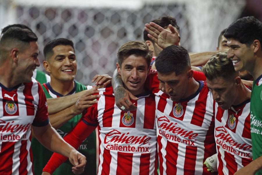 Isaac Brizuela deja a las Chivas tras 11 años en el rebaño