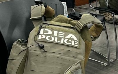 Acusan a exagente de la DEA de lavar dinero para el CJNG