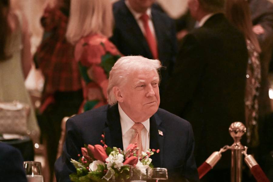 Trump usa mensaje navideño para criticar a la izquierda y resaltar logros de su gobierno