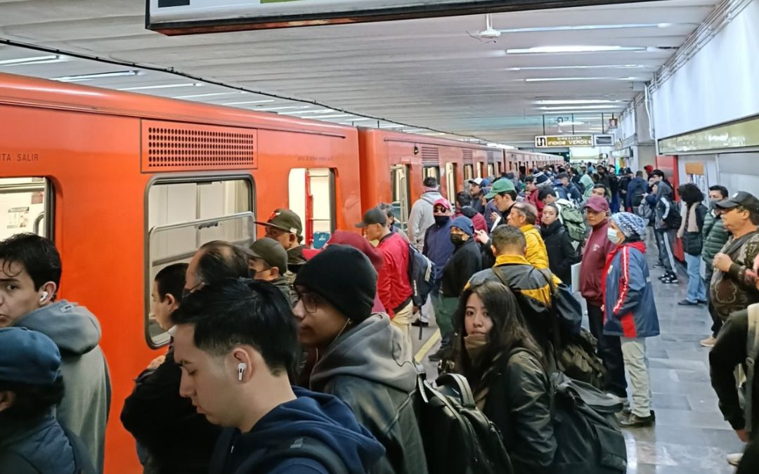 Retiro de trenes afecta servicio en el Metro CDMX