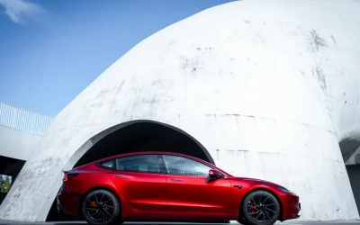 Admite Tesla que sus ventas caerán un 15% al cierre del 2025