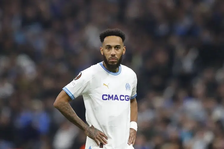 Gobierno de Gabón suspende a la selección y expulsa a Aubameyang