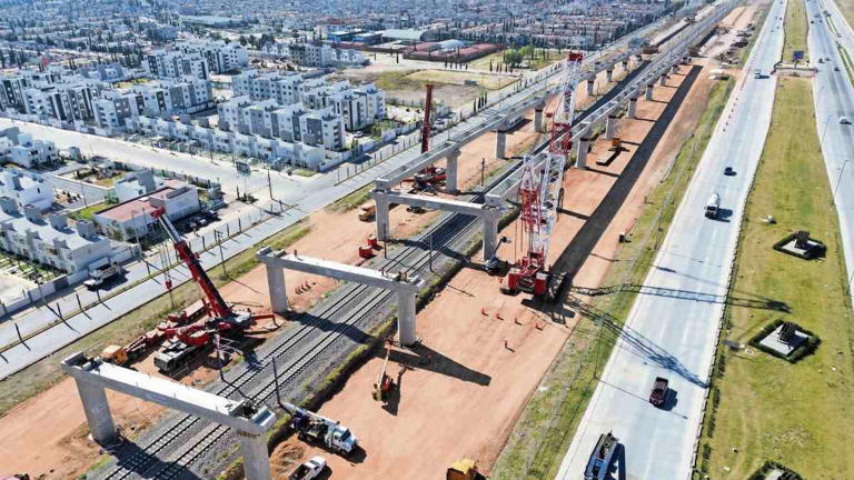 Prevén terminar viaducto elevado para el Tren México-Pachuca en el primer trimestre