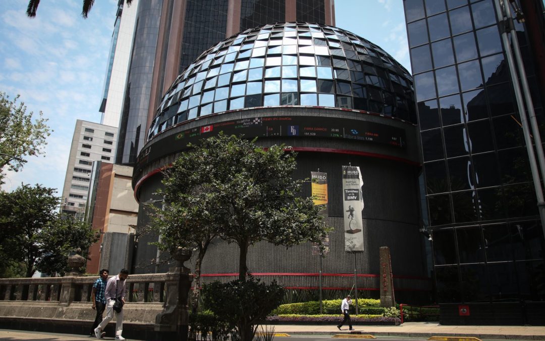 Cae la Bolsa Mexicana 2.72%, pero cierra el mes con ganancia del 5.12%