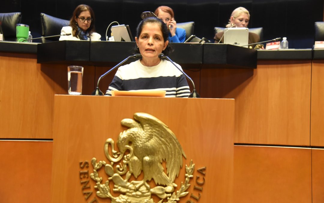 Propuesta en el Senado para ampliar atención médica y medicamentos gratis a menores hasta los 12 años.