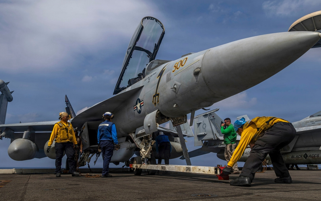 Milicias pro Irán amenazan con ataques ante presión militar de EU