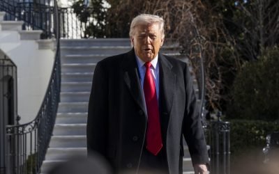 Afirma Trump que EUA “no necesita” productos fabricados en México ni Canadá