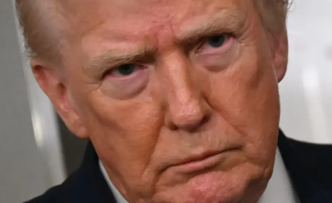 Se presenta Trump como Presidente en funciones de Venezuela