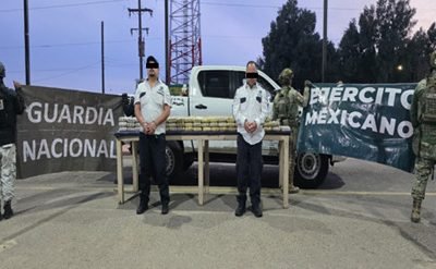 Detienen GN y Ejército a dos narcos con 165 kilos de droga sintética en San Luis Rio Colorado, Son.