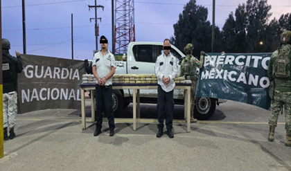 Detienen GN y Ejército a dos narcos con 165 kilos de droga sintética en San Luis Rio Colorado, Son.