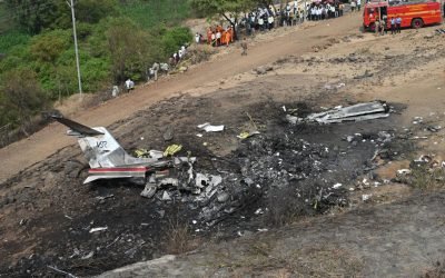 Jet privado se estrella en India; 5 personas murieron, entre ellas un político