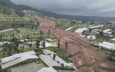Alud en Java deja al menos ocho muertos