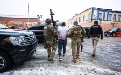 EE.UU. detiene a mil migrantes, entre ellos de México, en Minnesota