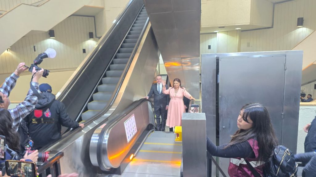 CDMX pone en operación 20 nuevas escaleras mecánicas en el Metro