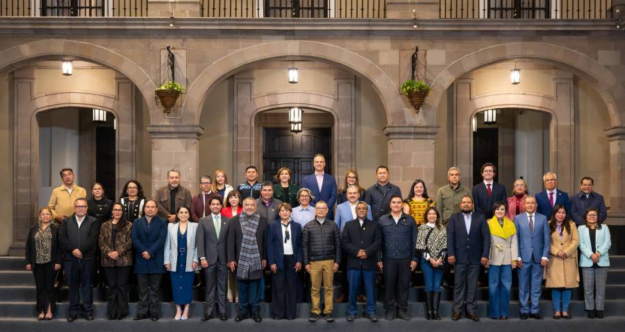 Pide Delfina Gómez a diputados federales, locales y alcaldes trabajar en equipo
