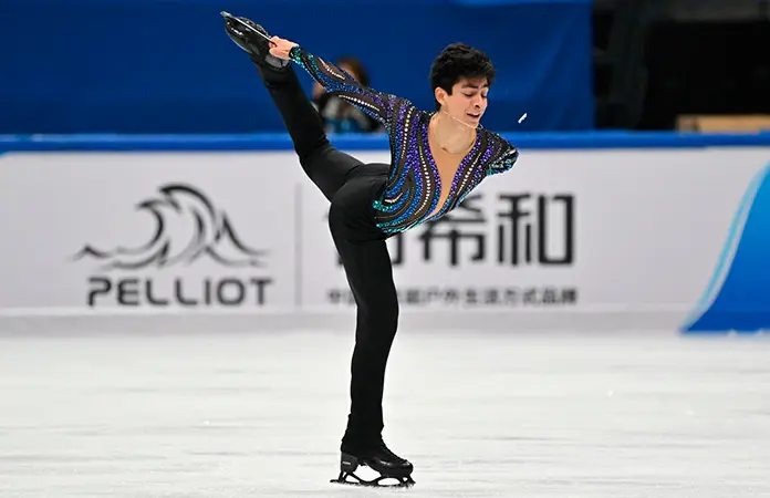 Avanza Donovan Carrillo a la final